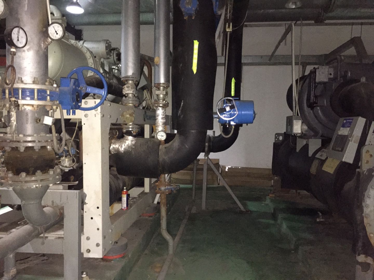 水冷螺杆冷水机组维修,克莱门特机组维修保养,空调机组维修