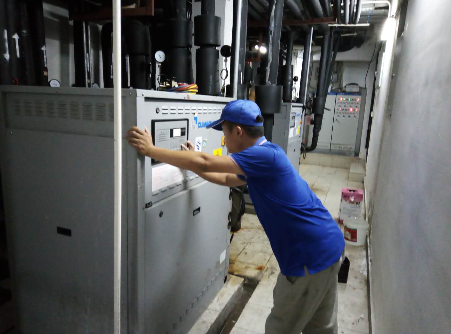 昆山冰水机组维修