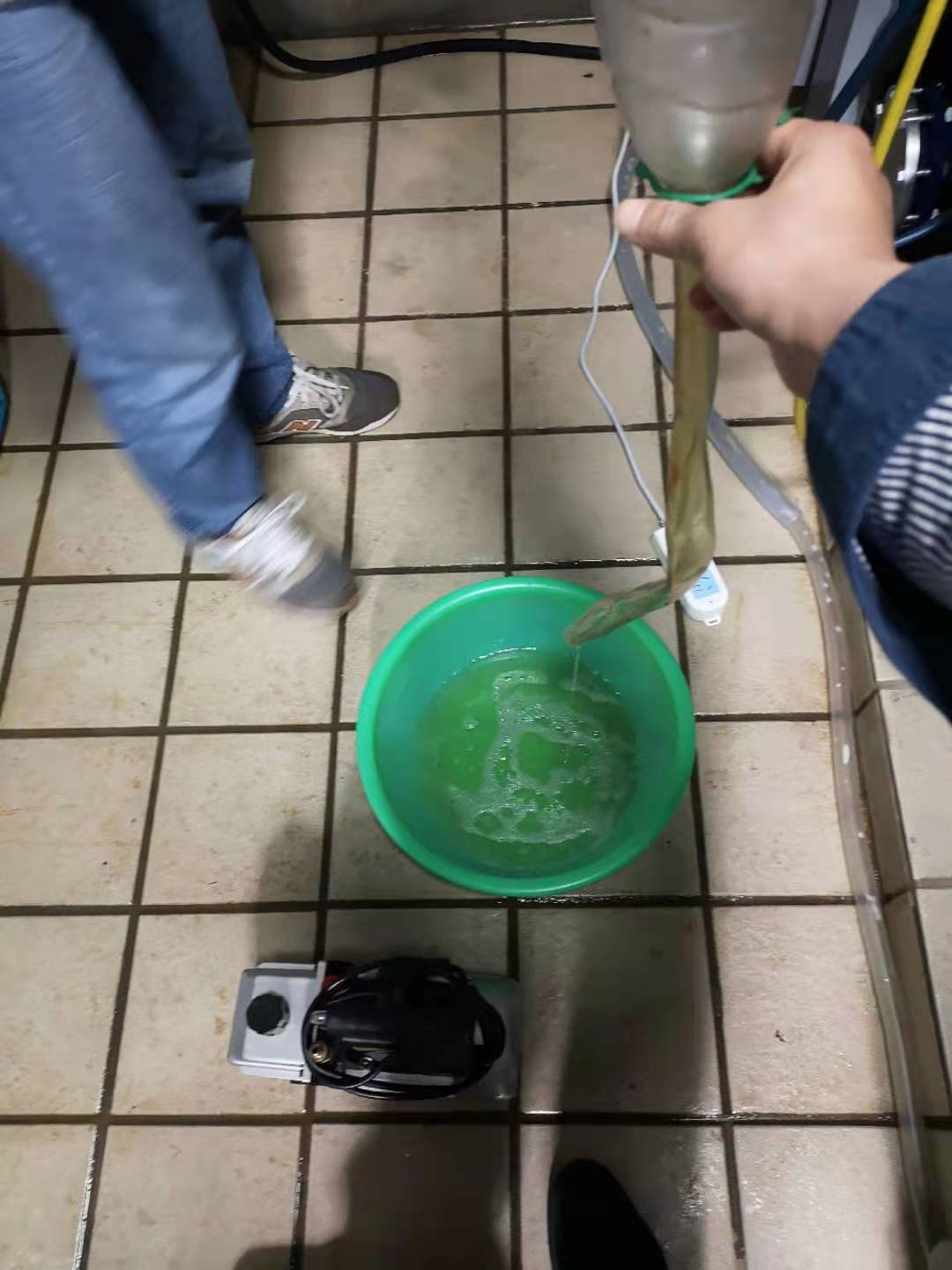 克莱门特小型地源热泵机组维修