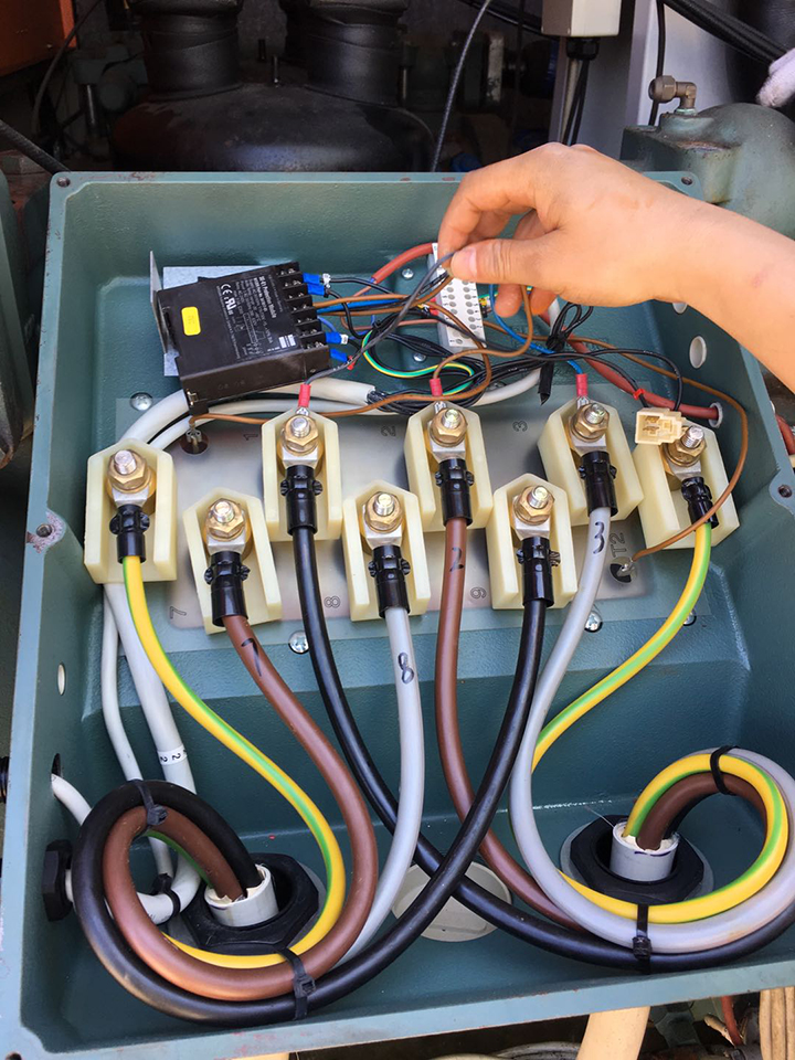 压缩机电机接线分布