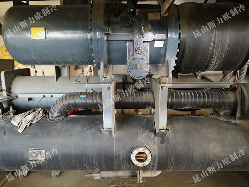 1640230422754506.jpg 螺杆水冷冷水机组3.jpg